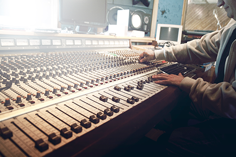 6 Reasons not to attend Music Production School